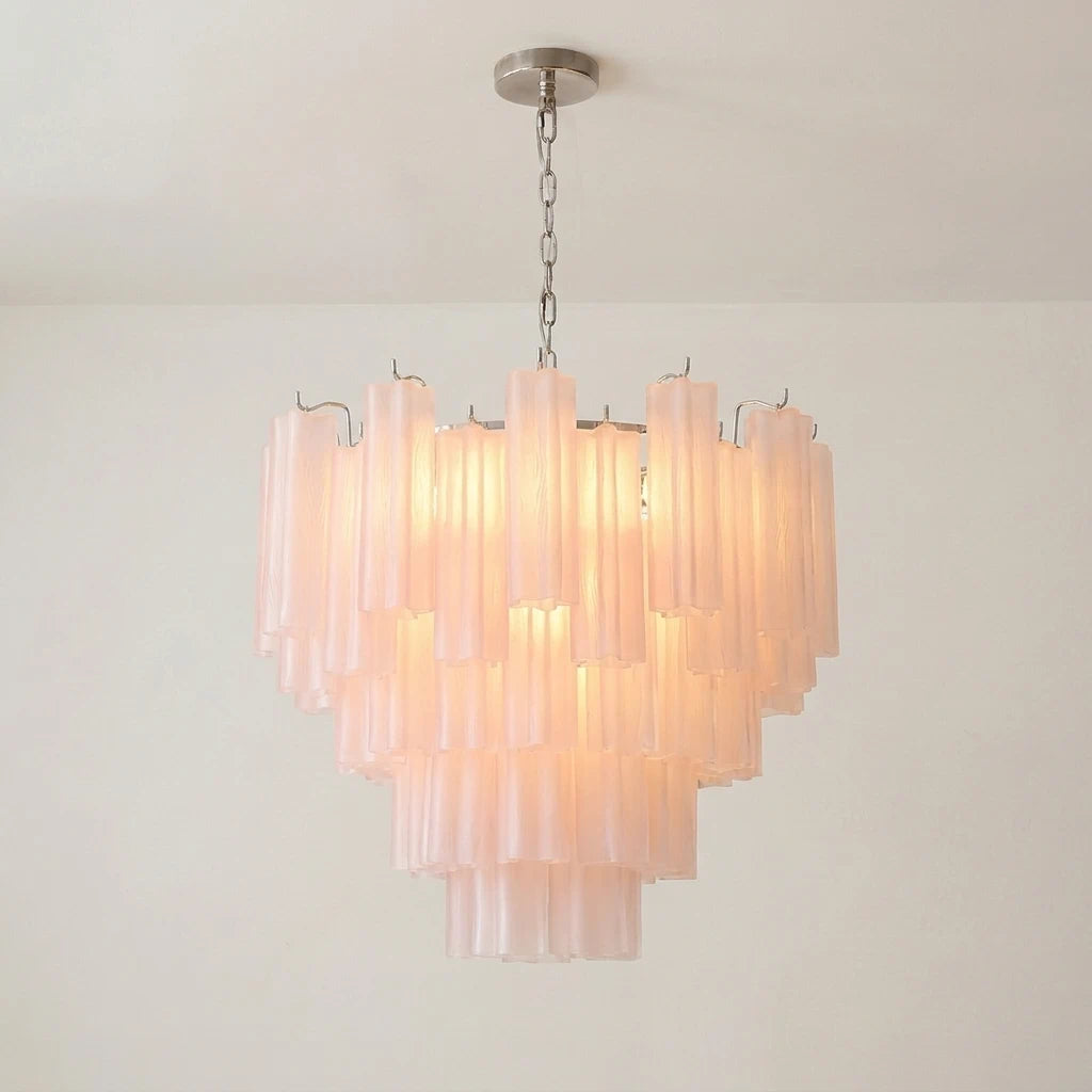 Rosa kaskadierender Kronleuchter im Murano-Stil mit abgestuften, mattierten Glasröhren – luxuriöse moderne Statement-Pendelleuchte