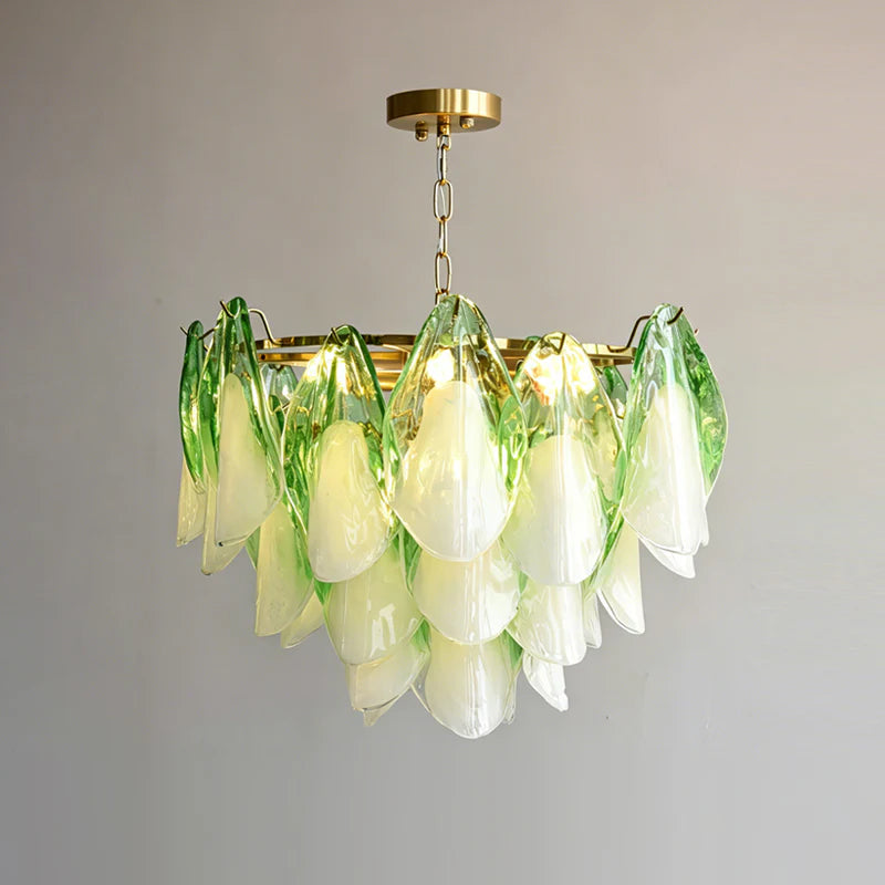 Blattwerk Ombré grün-weißer Glasblüten-Kronleuchter, mehrstufige florale Pendelleuchte im Murano-Stil
