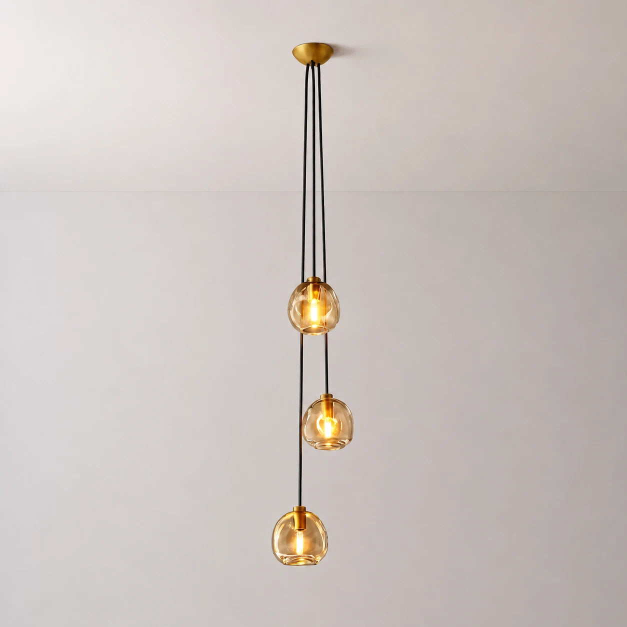 Modern Bubble Smoke Glass Cascade Pendant Light Contemporary Multi-Tier Globe Chandelier For Dining Living Foyers