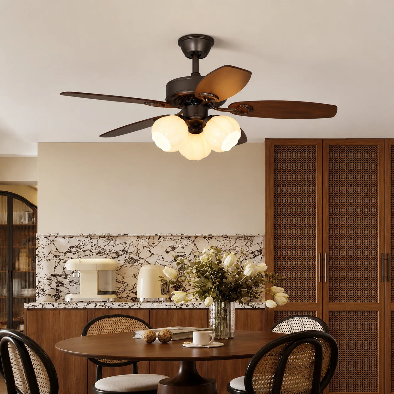 Retro Ceiling Fan Light with Wooden Blades Flush Mount LED Ceiling Fan Fanimation for Bedroom Dining